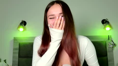 Snapshot of brenda_m00n chatting on February 4, 9:20 pm Brenda online show from February 4, 9:20 pm