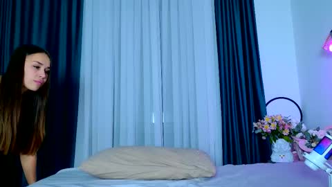 Snapshot of brenda_m00n chatting on October 19, 3:38 pm Brenda online show from October 19, 3:38 pm