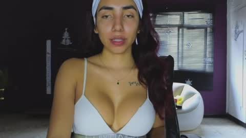 brendaaguerra online show from December 9, 4:26 pm