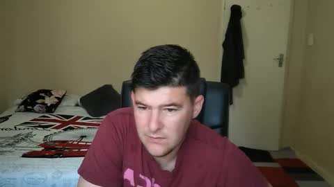 Snapshot of brendansexyboy098754 chatting on October 14, 4:26 am ask me lol online show from October 14, 4:26 am