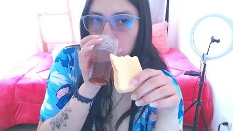 Snapshot of brendasantos_77 chatting on October 11, 2:22 pm brendasantos_77 online show from October 11, 2:22 pm