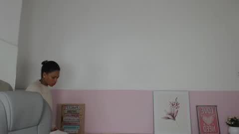 Snapshot of brendathompson_ chatting on February 17, 12:27 pm Brenda online show from February 17, 12:27 pm
