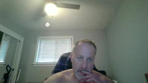hey online show from June 9, 11:37 pm