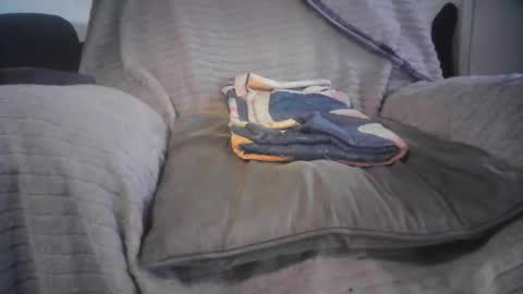 raining down on me online show from January 8, 10:37 pm