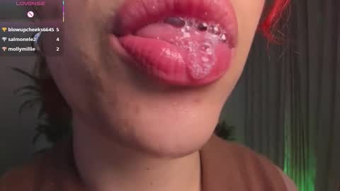 Snapshot of bri_von_dhara_ chatting on October 15, 4:52 pm Bri online show from October 15, 4:52 pm