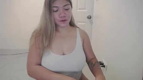 Snapshot of briana_lovexx chatting on February 1, 12:29 am Briana online show from February 1, 12:29 am