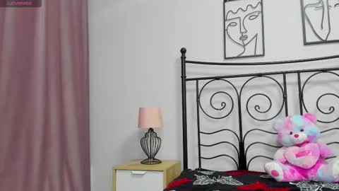 brianaflynt online show from November 17, 9:28 pm