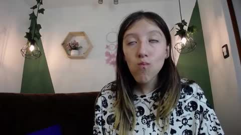 Snapshot of briarandblair chatting on February 13, 2:09 pm briarandblair online show from February 13, 2:09 pm