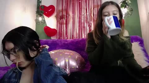 Snapshot of briarandblair chatting on February 19, 2:33 pm briarandblair online show from February 19, 2:33 pm