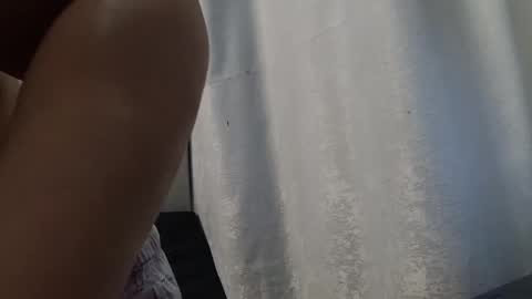 Snapshot of bridget_julianne chatting on February 27, 3:59 pm Bridget Julianne online show from February 27, 3:59 pm