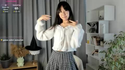 Snapshot of bridgetbottrell chatting on October 15, 1:31 am Hanna online show from October 15, 1:31 am