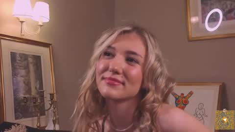 Snapshot of bridgetgodbold chatting on October 9, 8:14 pm Mary online show from October 9, 8:14 pm