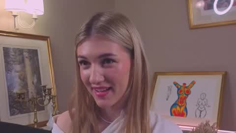 Snapshot of bridgetgodbold chatting on October 2, 8:51 pm Mary online show from October 2, 8:51 pm