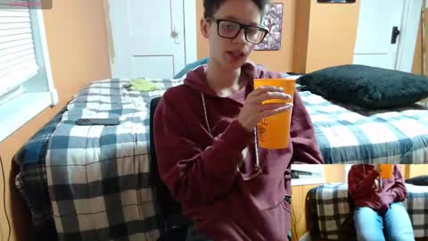 Strawberry online show from December 4, 12:13 am