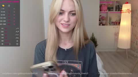 Snapshot of brilliantvictoria chatting on December 2, 11:07 am Vi. online show from December 2, 11:07 am