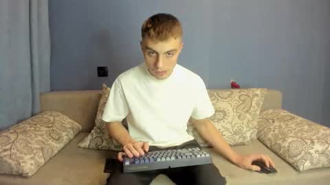 bristlebback online show from September 18, 6:01 pm