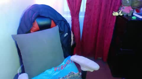 Snapshot of britannysexxy chatting on February 14, 10:49 am scarleth follow mee 3 kis online show from February 14, 10:49 am
