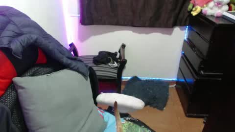 Snapshot of britannysexxy chatting on March 7, 5:18 am scarleth follow mee 3 kis online show from March 7, 5:18 am