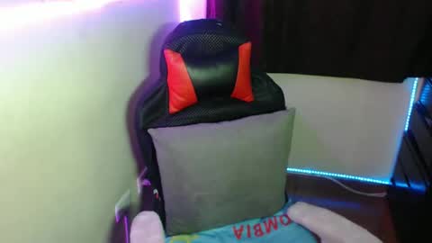 Snapshot of britannysexxy chatting on March 10, 12:39 am scarleth follow mee 3 kis online show from March 10, 12:39 am