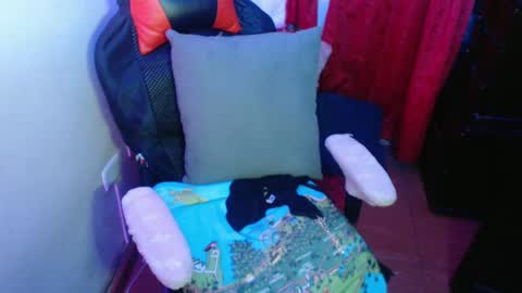 Snapshot of britannysexxy chatting on February 11, 8:05 am scarleth follow mee 3 kis online show from February 11, 8:05 am