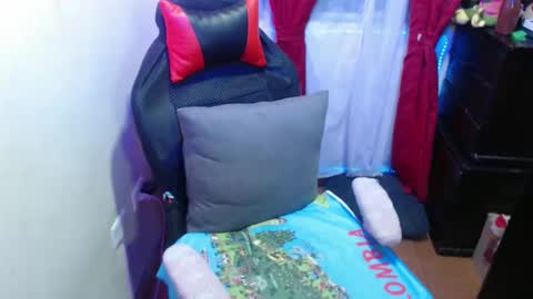 Snapshot of britannysexxy chatting on February 5, 1:58 am scarleth follow mee 3 kis online show from February 5, 1:58 am