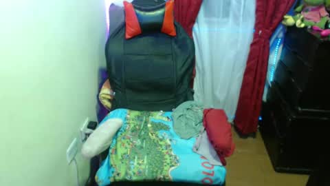 Snapshot of britannysexxy chatting on February 8, 4:47 am scarleth follow mee 3 kis online show from February 8, 4:47 am