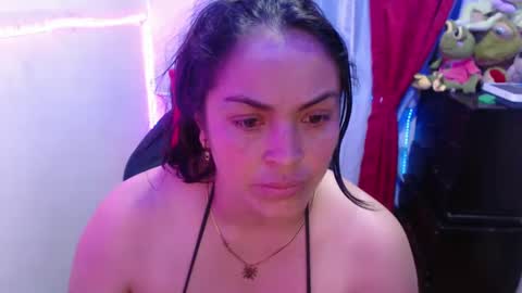 Snapshot of britannysexxy chatting on February 8, 1:32 am scarleth follow mee 3 kis online show from February 8, 1:32 am