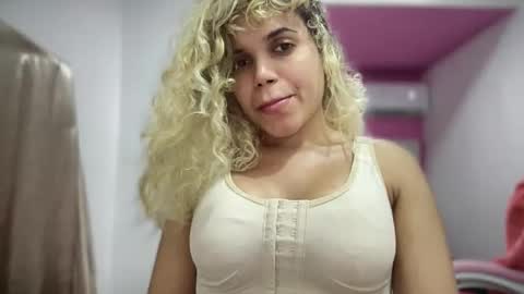 brithneysquirt online show from November 17, 2:36 am