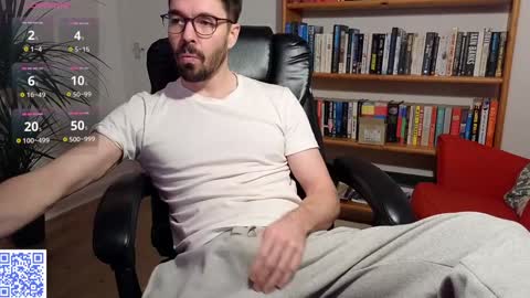 Callum online show from December 3, 1:27 pm