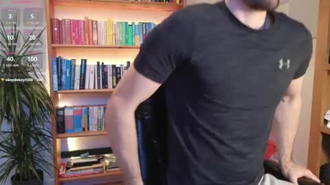 Callum online show from October 31, 4:18 pm