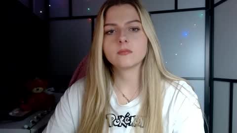 BritneyGlow online show from December 8, 9:30 pm