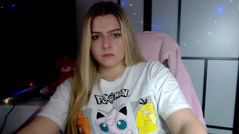 BritneyGlow online show from December 8, 6:28 pm