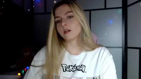 BritneyGlow online show from December 8, 3:24 pm