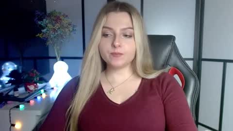 BritneyGlow online show from December 16, 9:31 pm