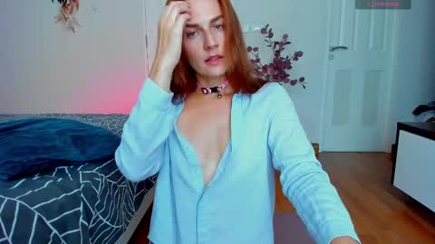Snapshot of britneyhall chatting on February 18, 8:16 am britneyhall online show from February 18, 8:16 am