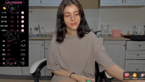 Snapshot of broosnica1 chatting on February 1, 6:43 am broosnica1 online show from February 1, 6:43 am