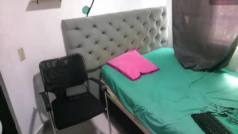 Snapshot of brownnie_man chatting on October 19, 3:38 pm Mandinnnngooooo online show from October 19, 3:38 pm