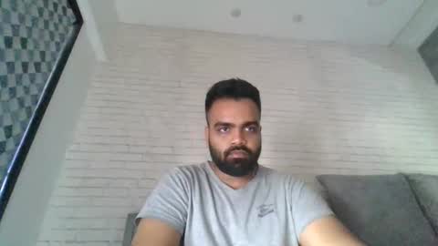 brownstud95 online show from February 4, 5:53 am