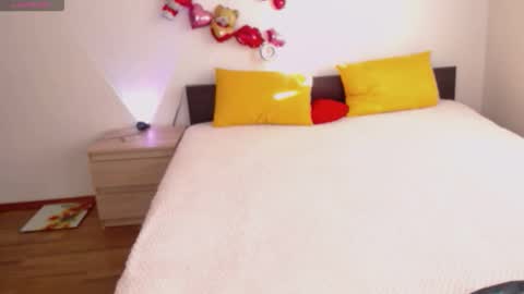 Snapshot of brunettgirl_ chatting on October 13, 5:09 am Ellis online show from October 13, 5:09 am