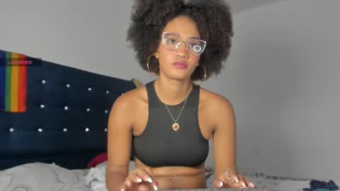Snapshot of brunettjhelen chatting on October 14, 9:29 pm brunettjhelen online show from October 14, 9:29 pm