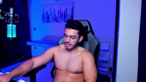 Snapshot of bruno_diaz31 chatting on October 18, 6:17 am Bruno online show from October 18, 6:17 am