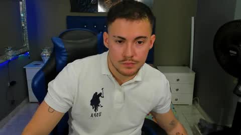 Snapshot of brunowalkerr chatting on September 9, 1:33 pm Say me Bruno online show from September 9, 1:33 pm