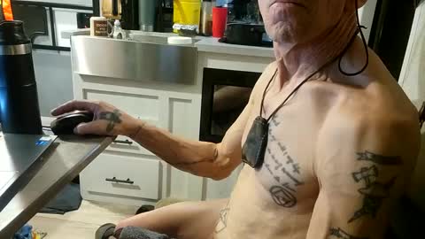 Snapshot of brushsquach chatting on February 26, 9:12 am Steve... aka SkinnieDippin aka TimberTramp online show from February 26, 9:12 am