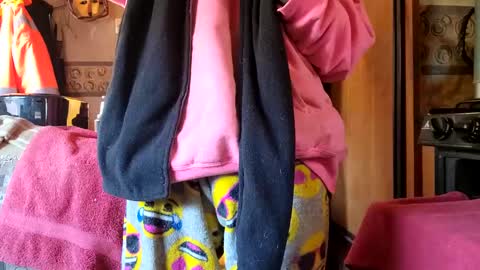 Snapshot of brushsquach chatting on December 2, 8:06 pm Steve... aka SkinnieDippin aka TimberTramp online show from December 2, 8:06 pm