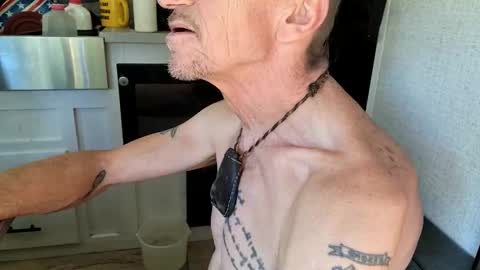 Snapshot of brushsquach chatting on October 6, 7:31 pm Steve... aka SkinnieDippin aka TimberTramp online show from October 6, 7:31 pm