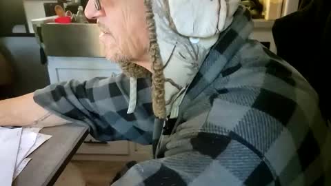 Snapshot of brushsquach chatting on November 2, 4:07 pm Steve... aka SkinnieDippin aka TimberTramp online show from November 2, 4:07 pm