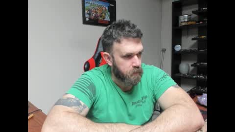 Snapshot of brutalmaster1983 chatting on March 1, 5:42 am BRUTALMASTER1983 online show from March 1, 5:42 am