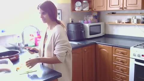 brutecia online show from September 14, 8:16 am