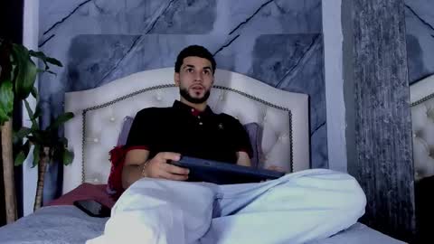 bry_dalton online show from December 17, 4:30 am