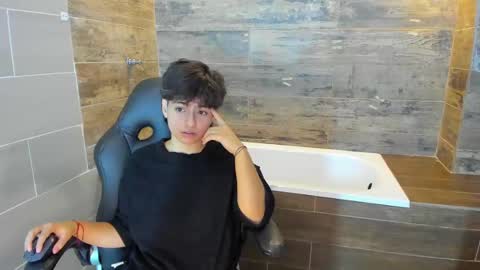 Snapshot of bryce_evans chatting on February 23, 3:29 pm B R Y C E  online show from February 23, 3:29 pm